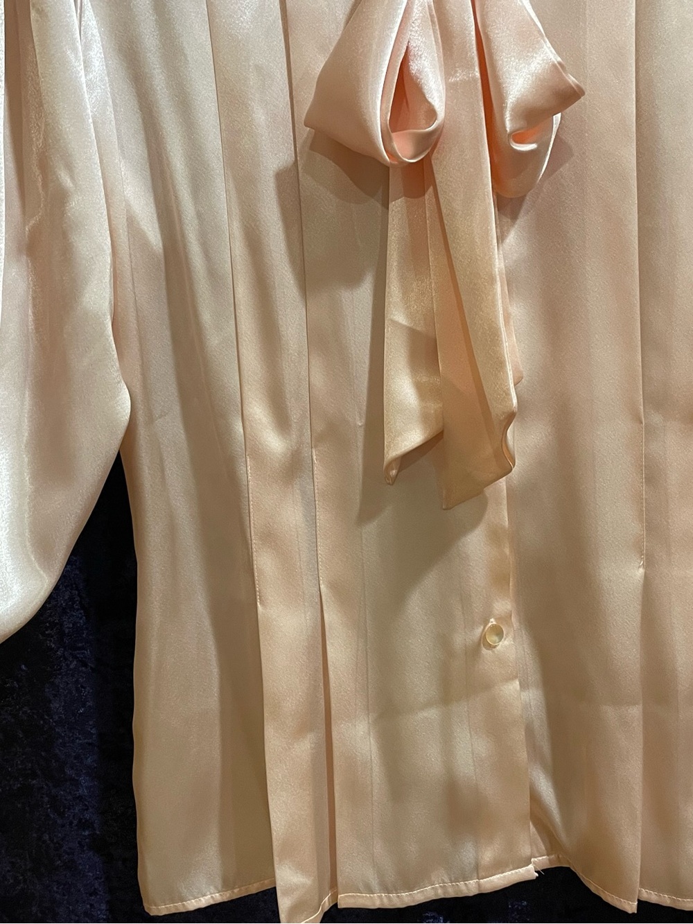 Vintage 1980's TESS Paris-Milano, Pink Satin Bow-Neck Blouse, Size 10, Flawless - Picture 2 of 13